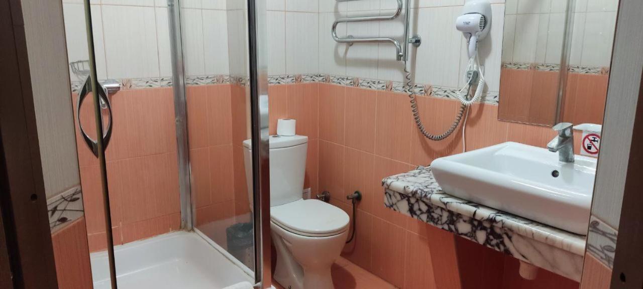 Сонячна Долина Готель Фортеця Boyany Ngoại thất bức ảnh